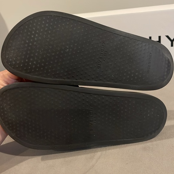 Givenchy Rubber Slides - Picture 3 of 5